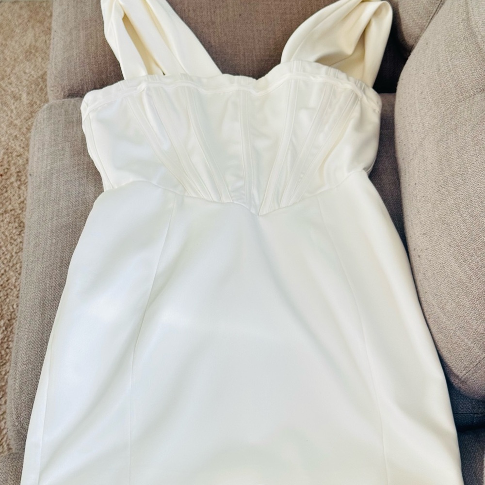The rare and chic House of CB X 'ARISTA' IVORY SATIN CORSET MINI